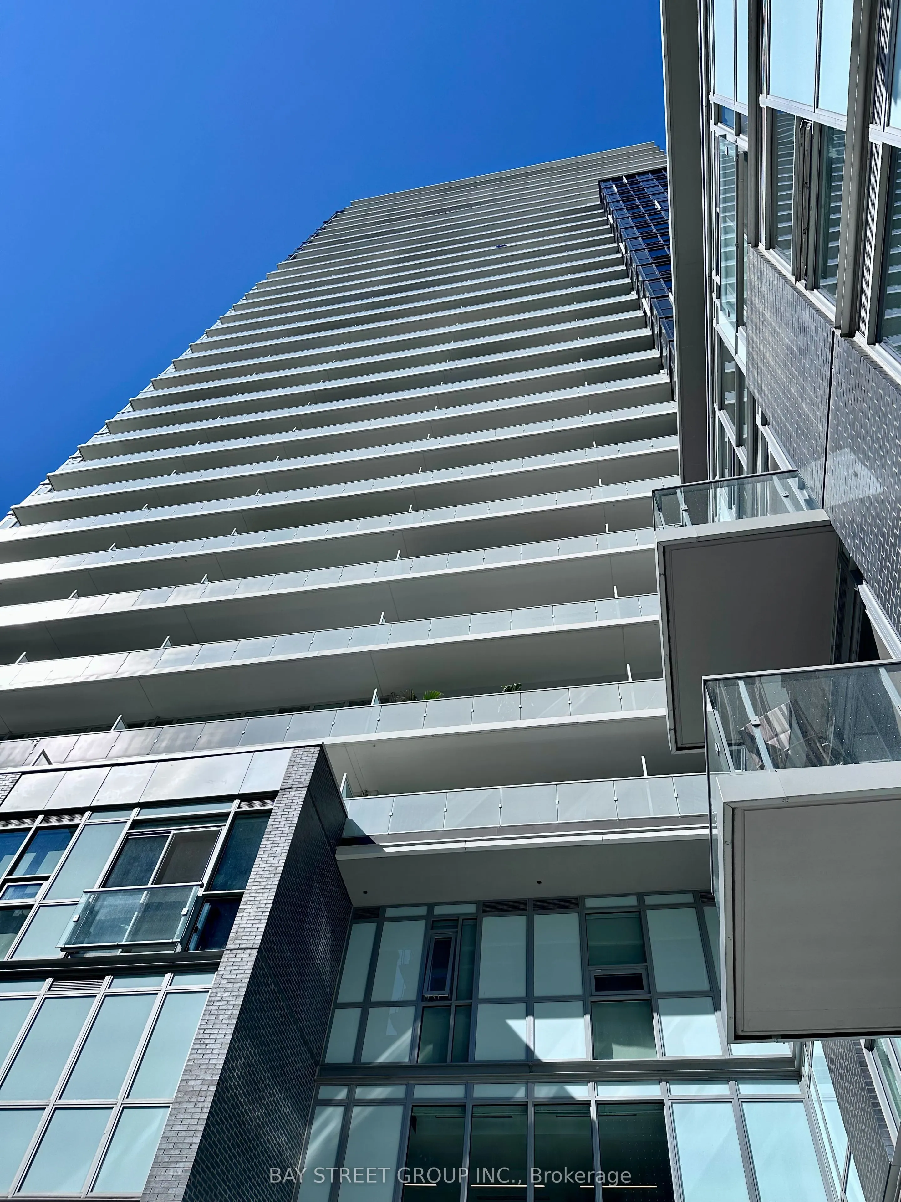 101 erskine Avenue, #2006