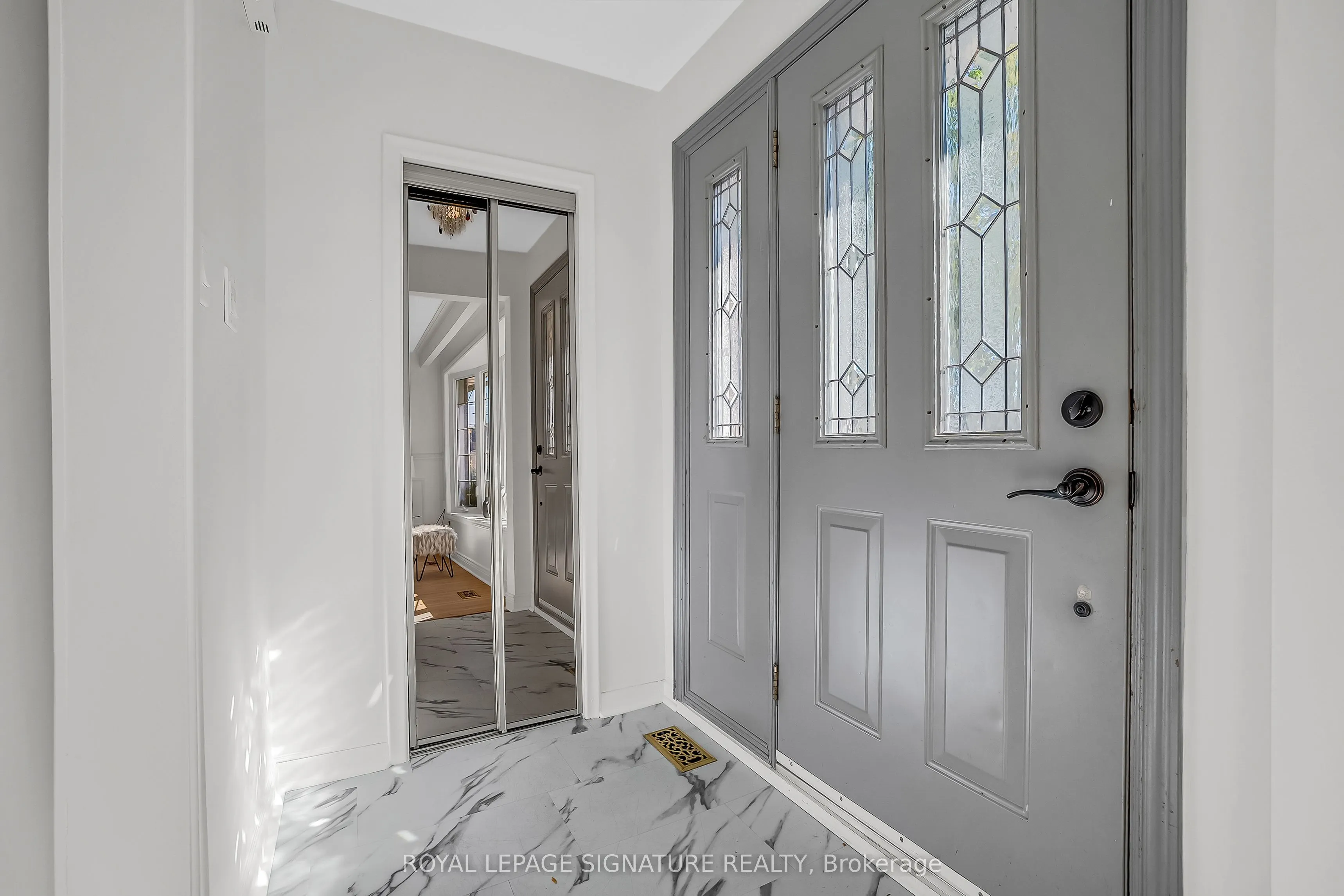 12 Slidell Crescent