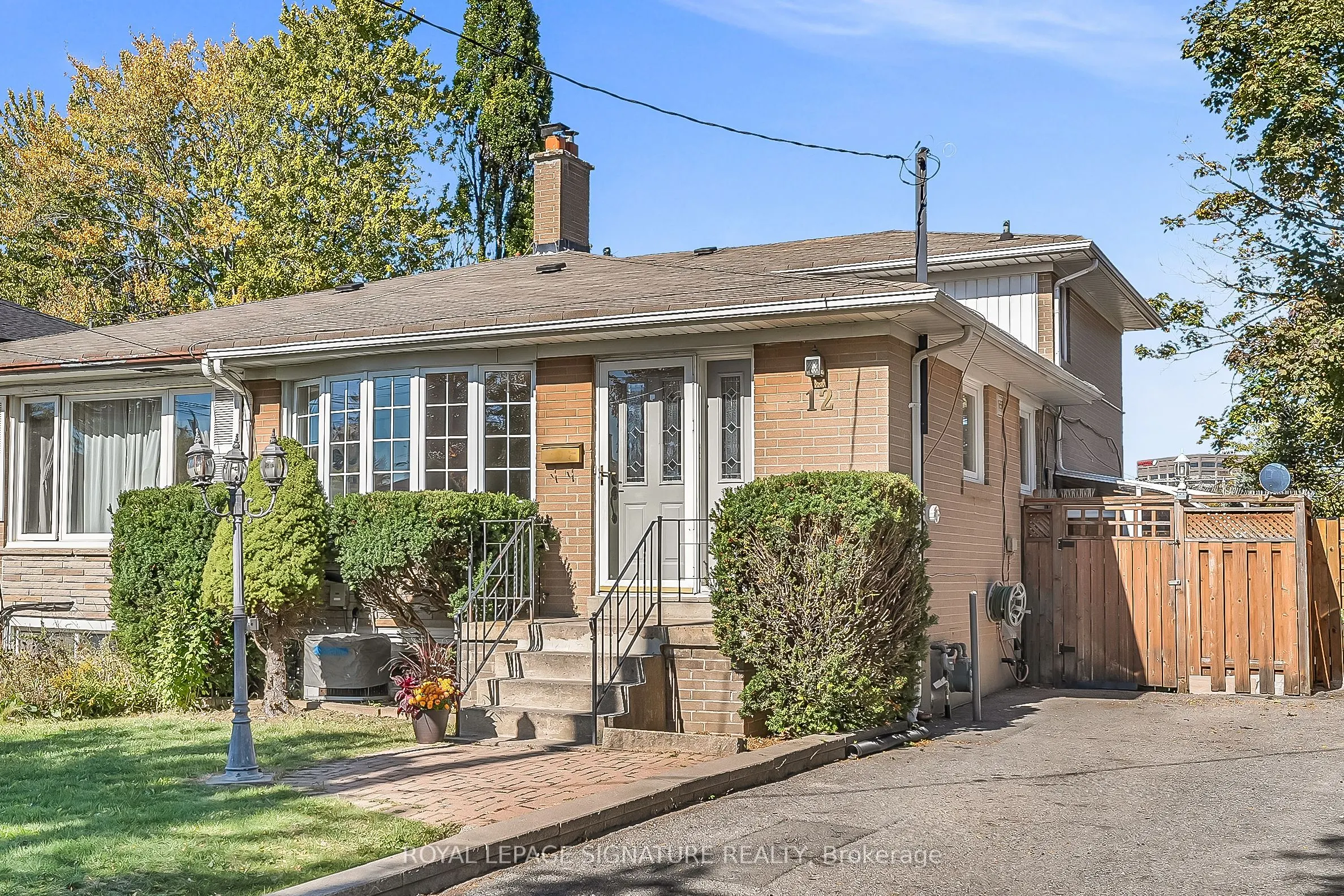 12 Slidell Crescent