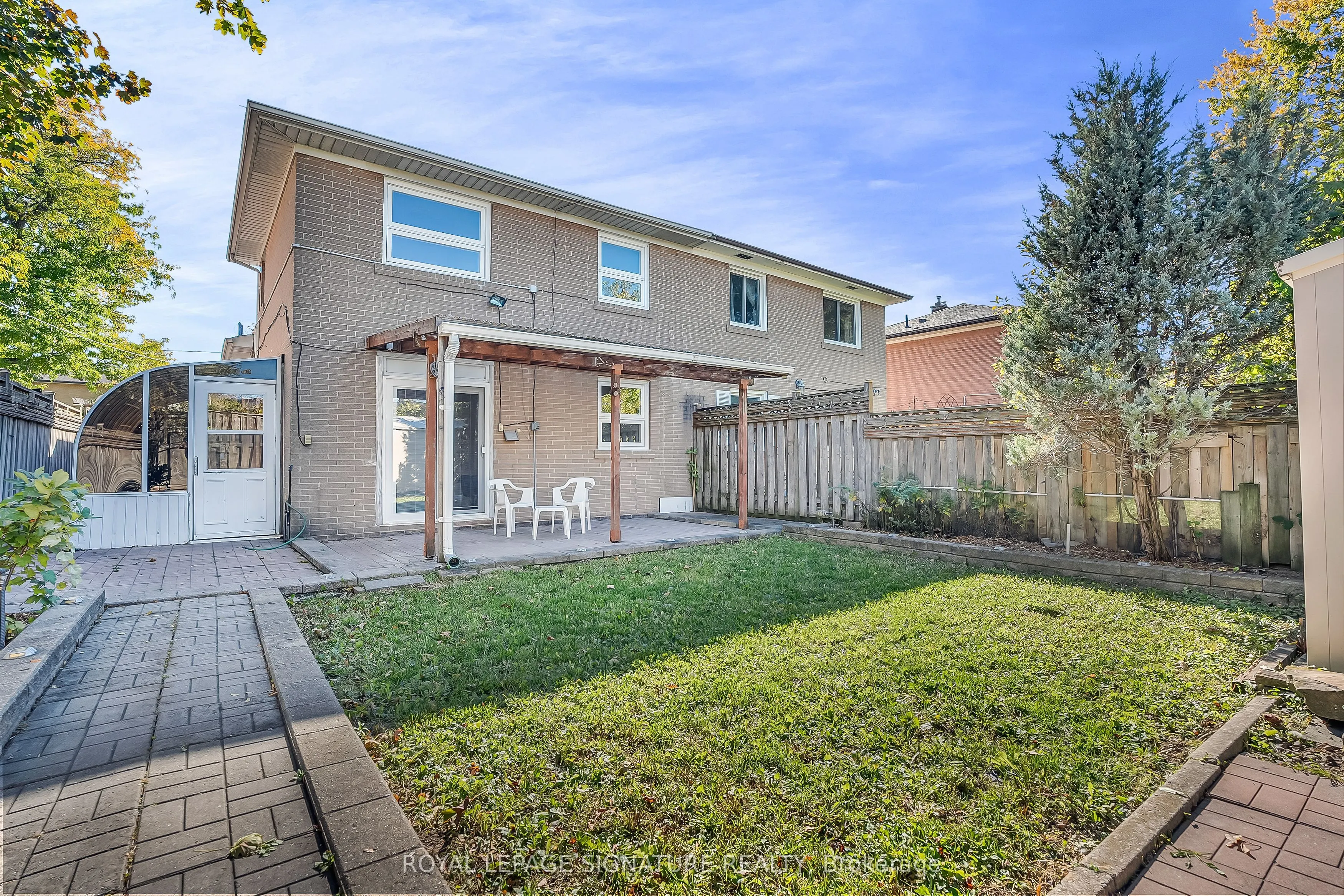 12 Slidell Crescent