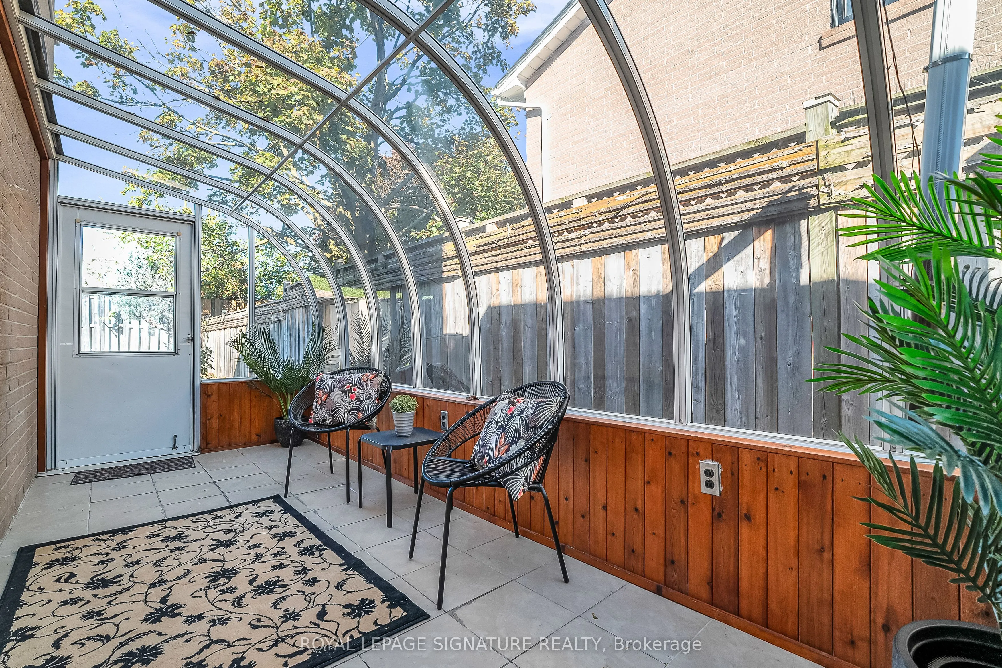 12 Slidell Crescent
