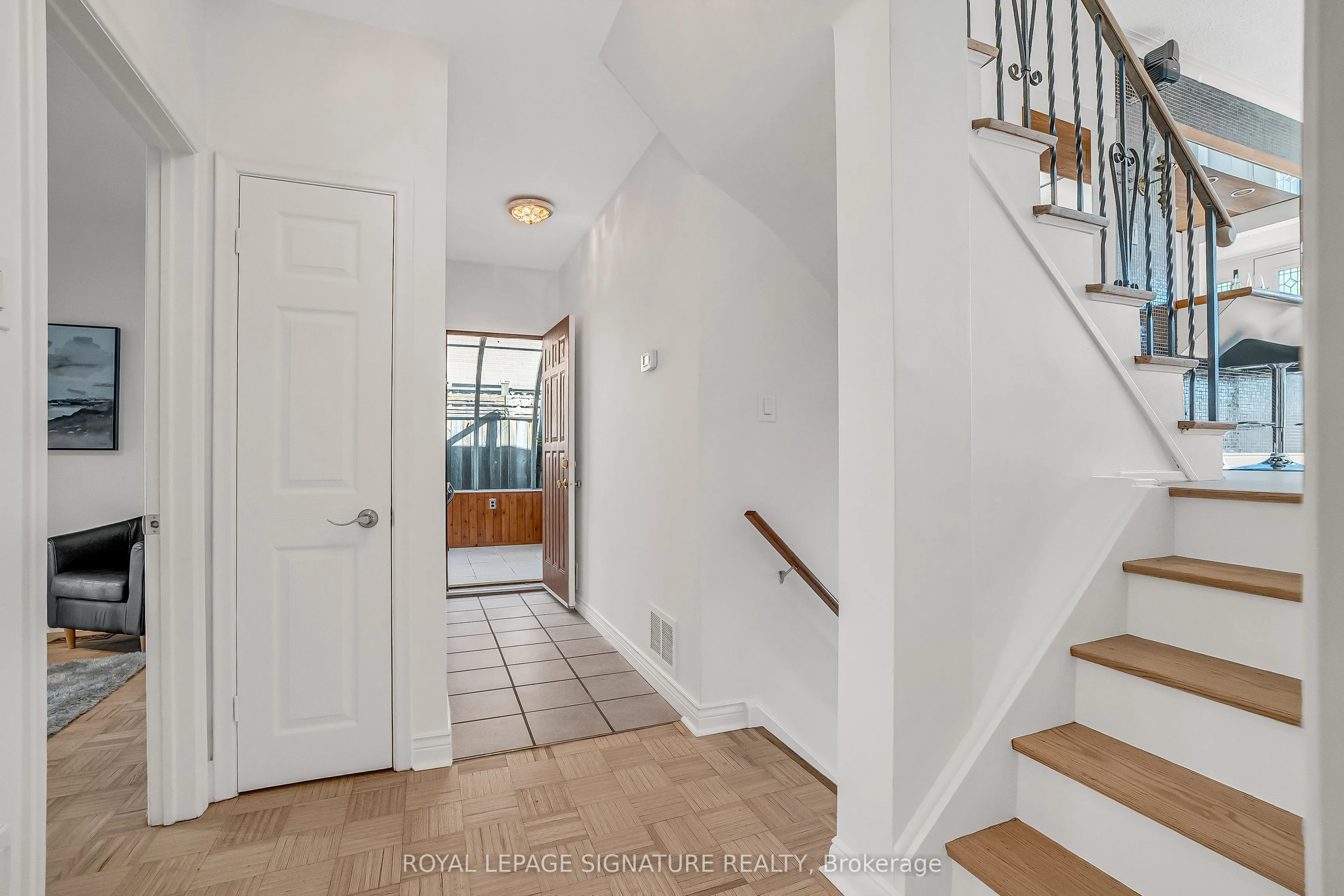 12 Slidell Crescent