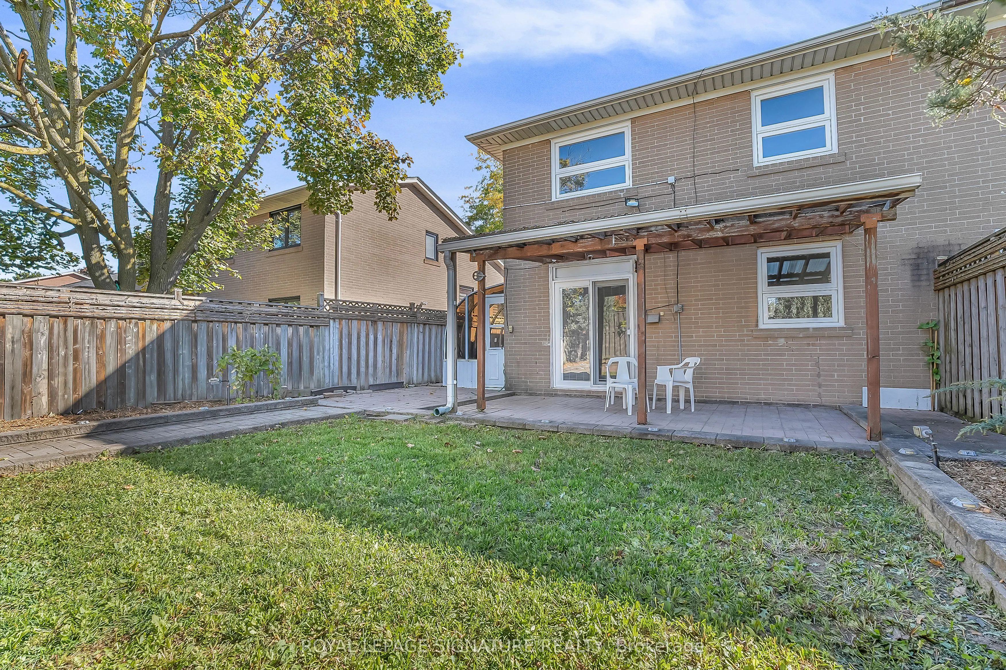 12 Slidell Crescent