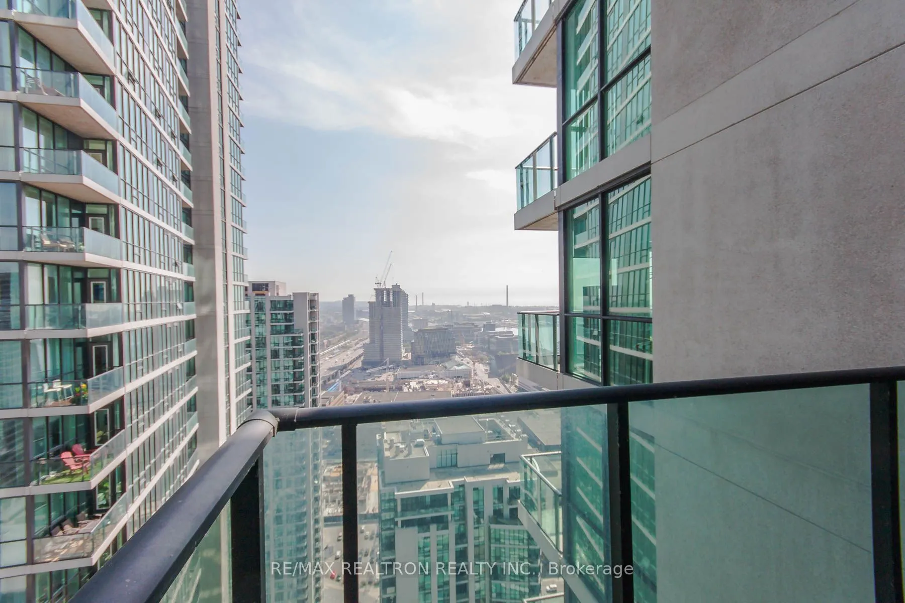 33 Bay Street, #4005