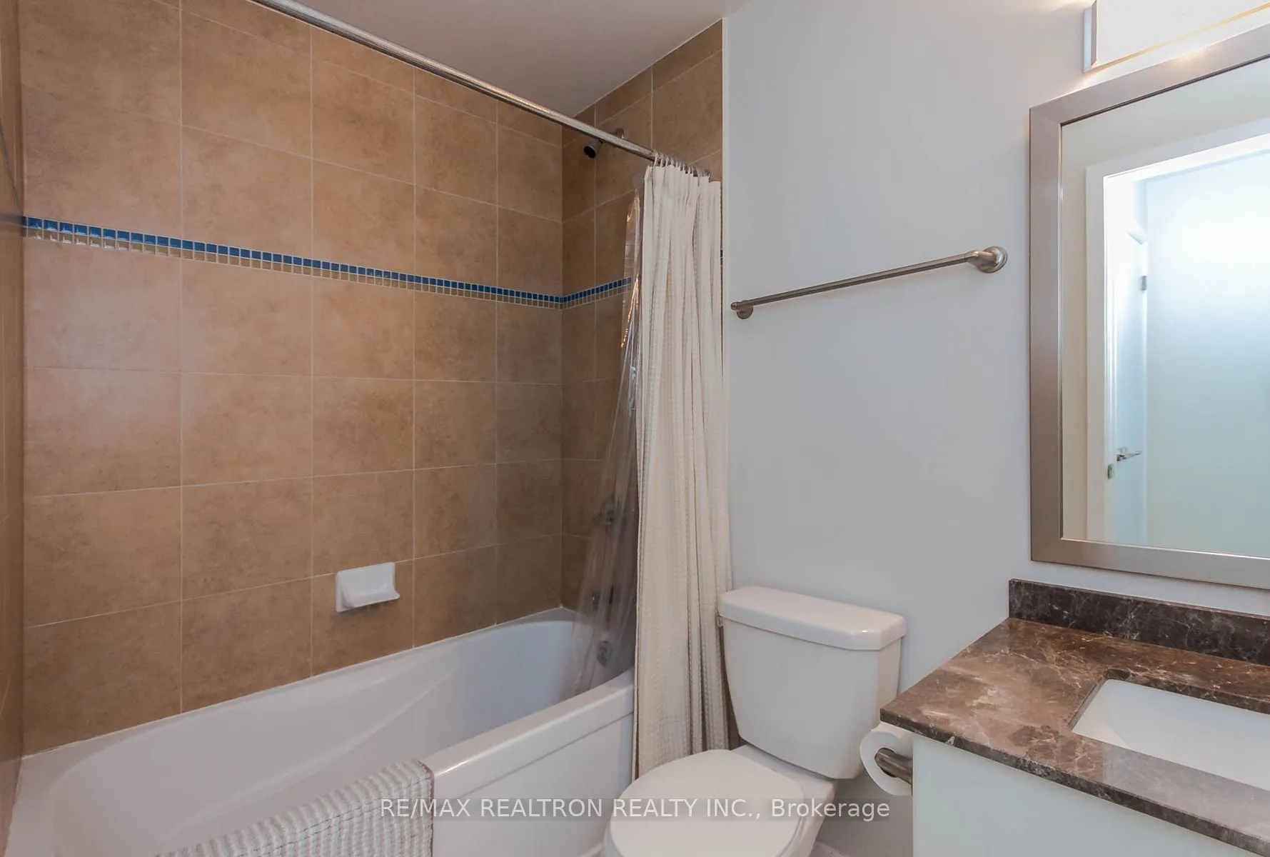 33 Bay Street, #4005