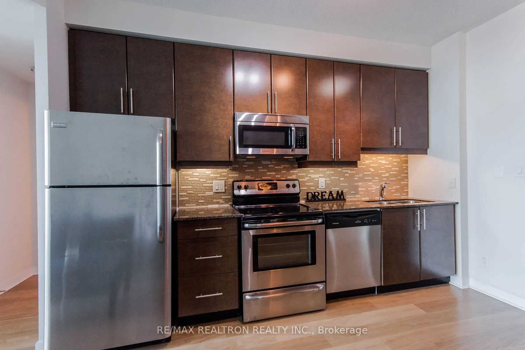 33 Bay Street, #4005