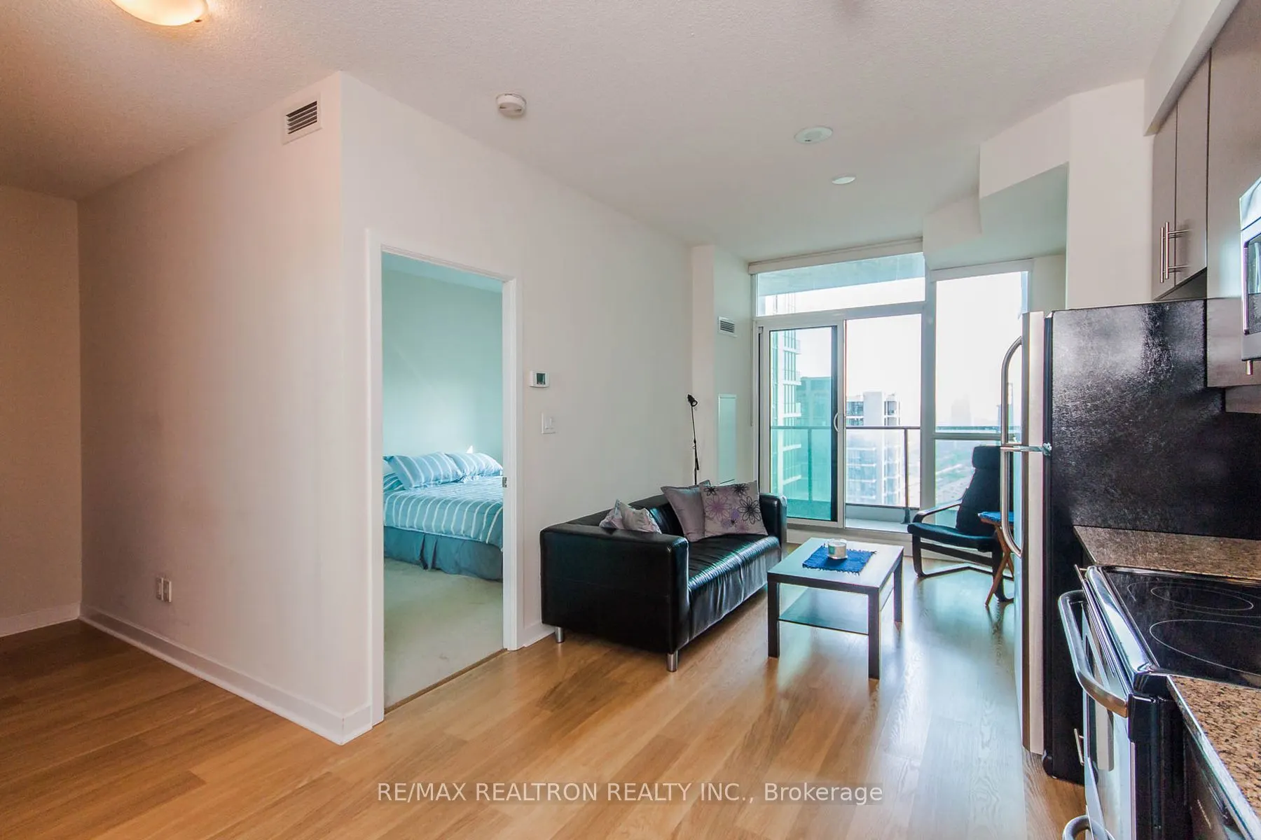 33 Bay Street, #4005