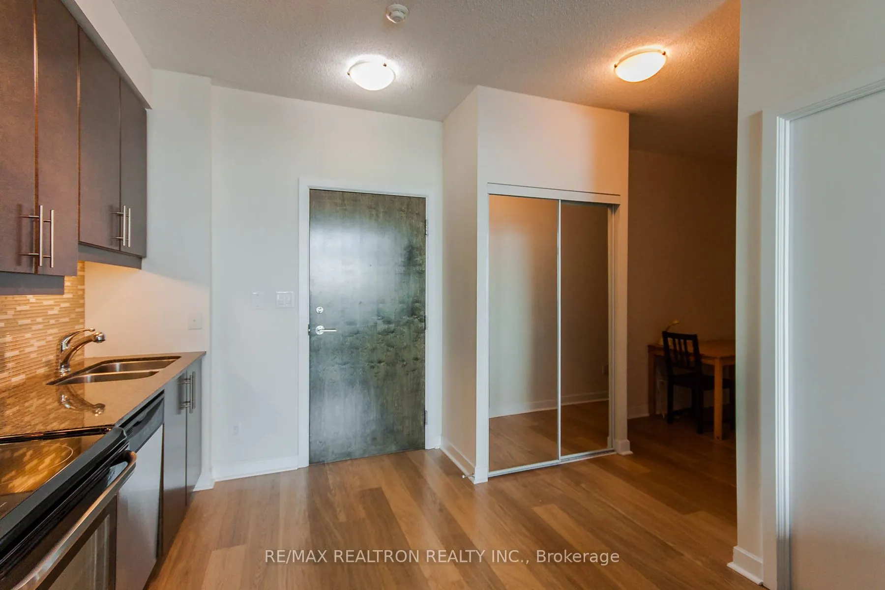 33 Bay Street, #4005