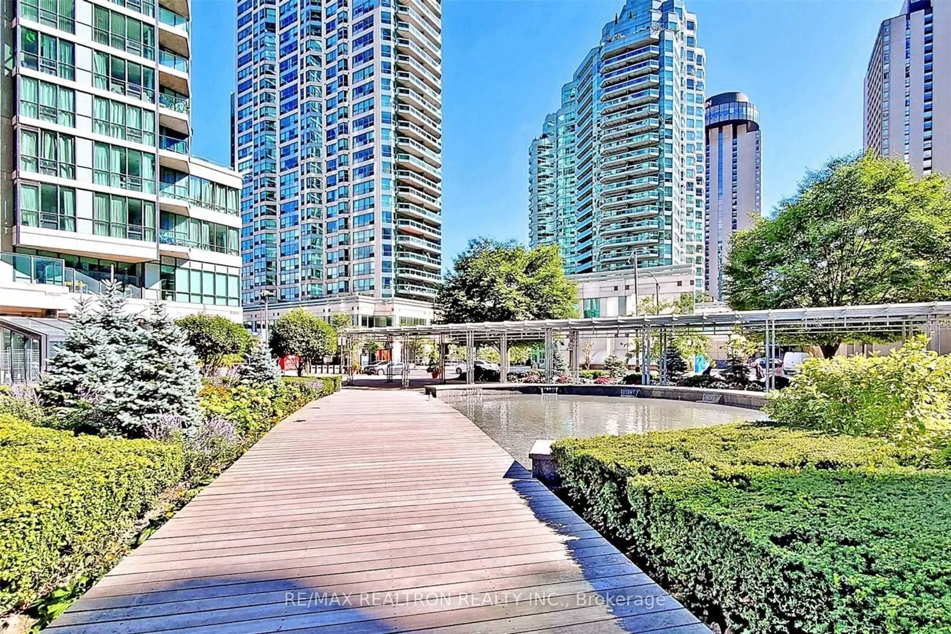 33 Bay Street, #4005