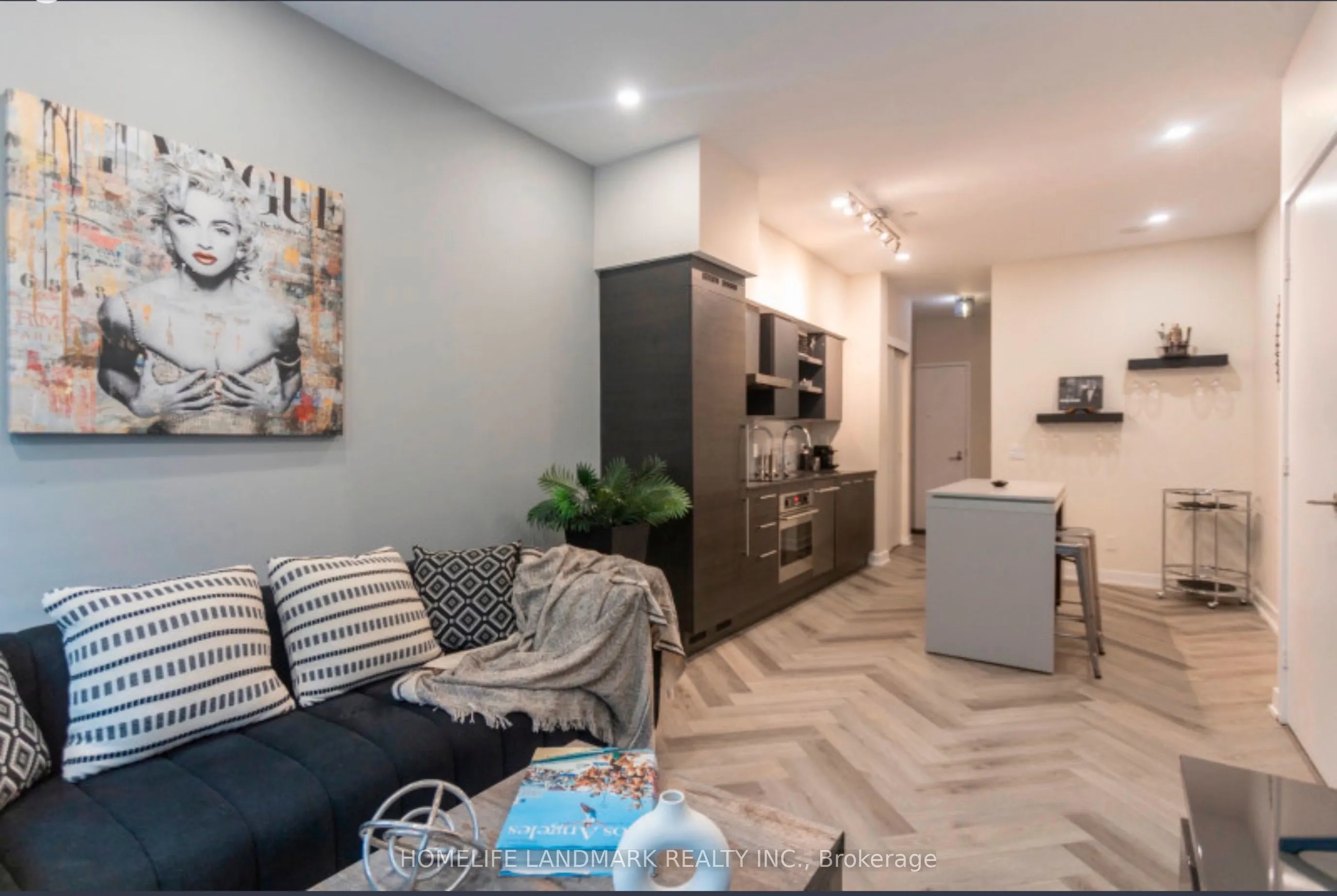 1030 King Street W, #228