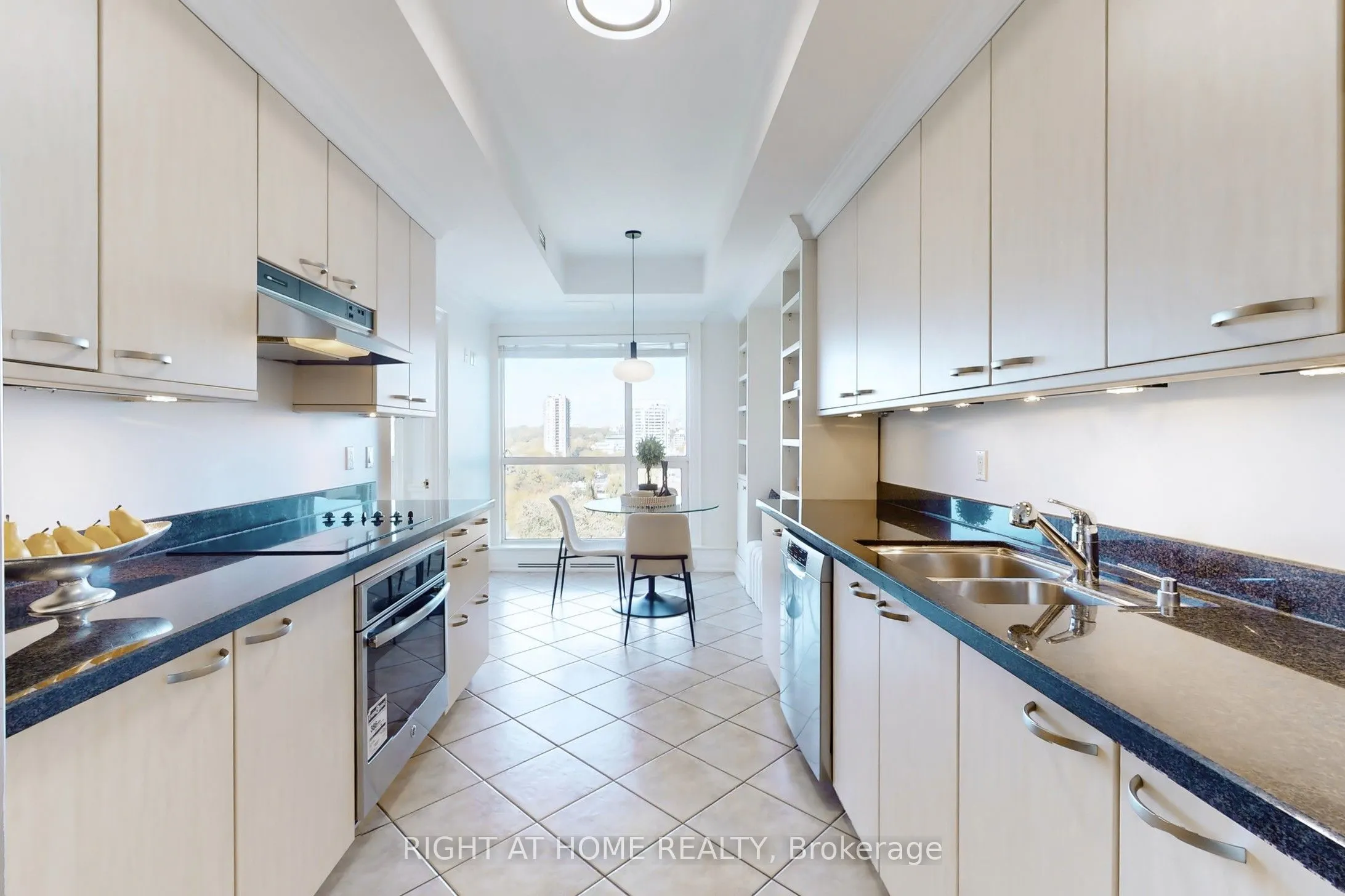 38 Avenue Road, #1201