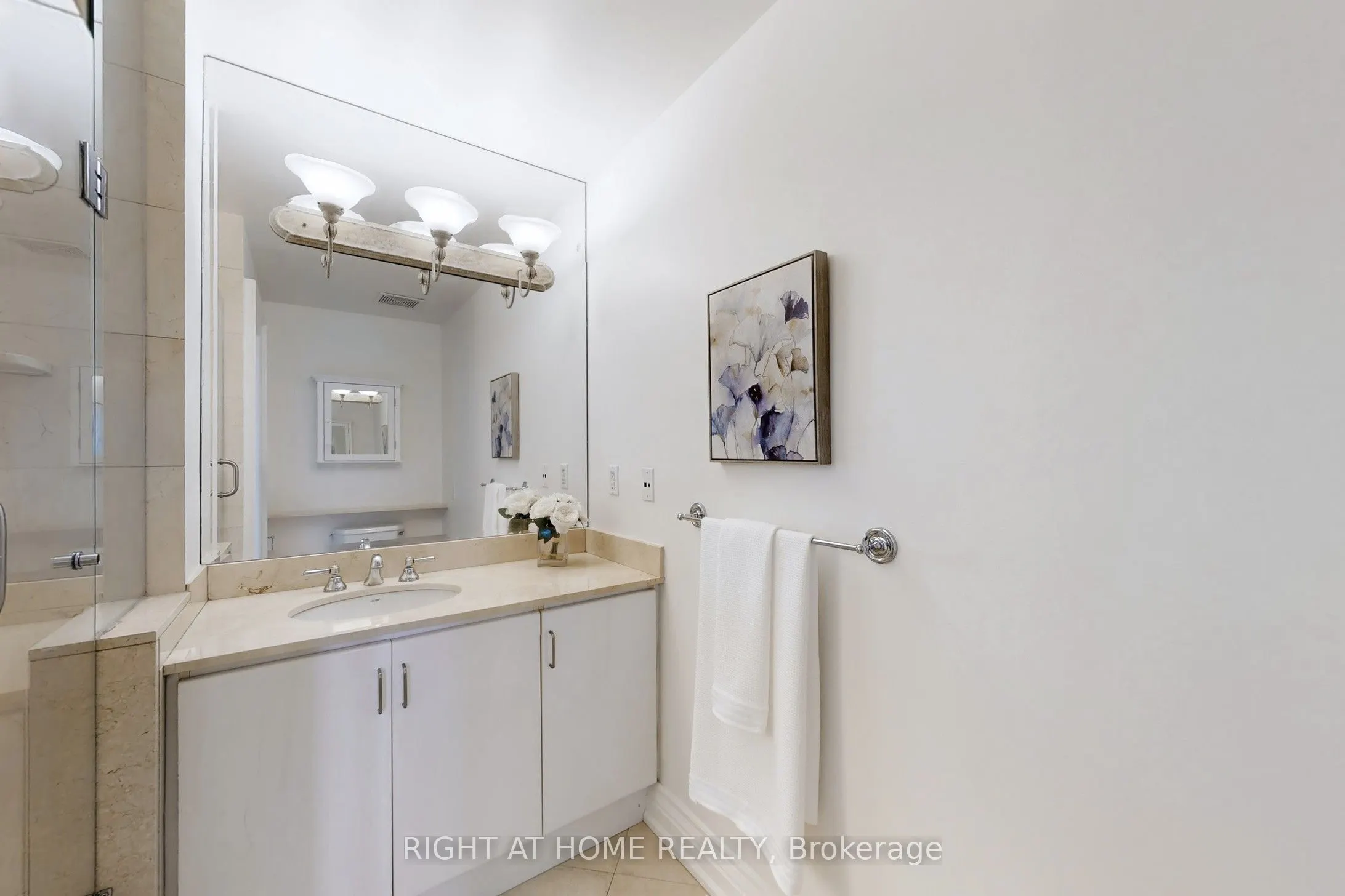 38 Avenue Road, #1201