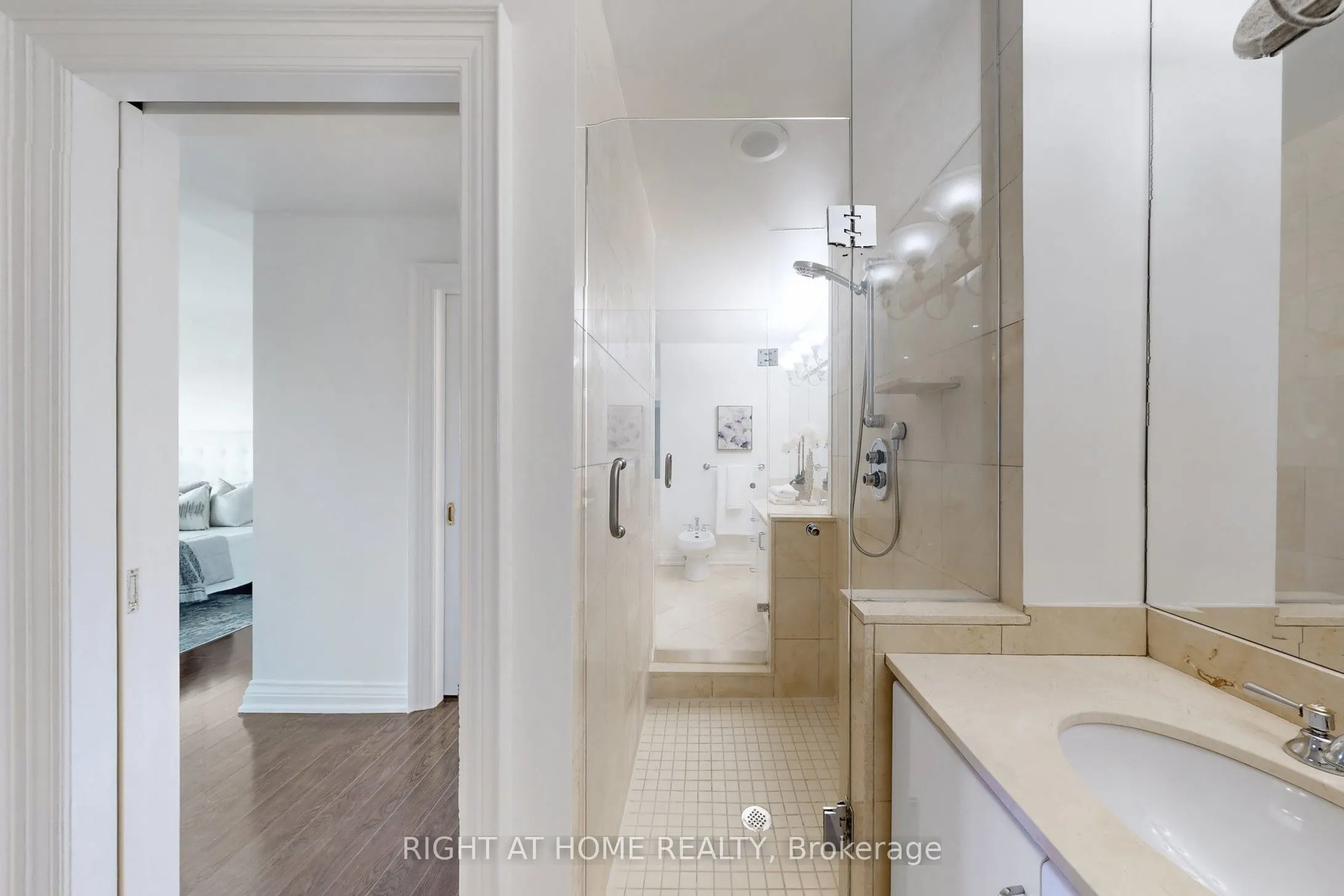 38 Avenue Road, #1201