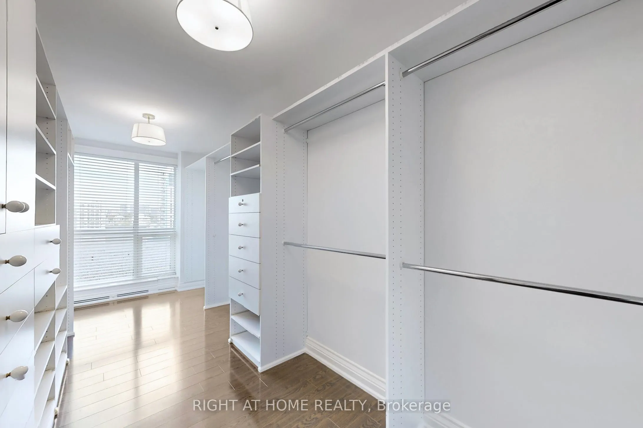 38 Avenue Road, #1201