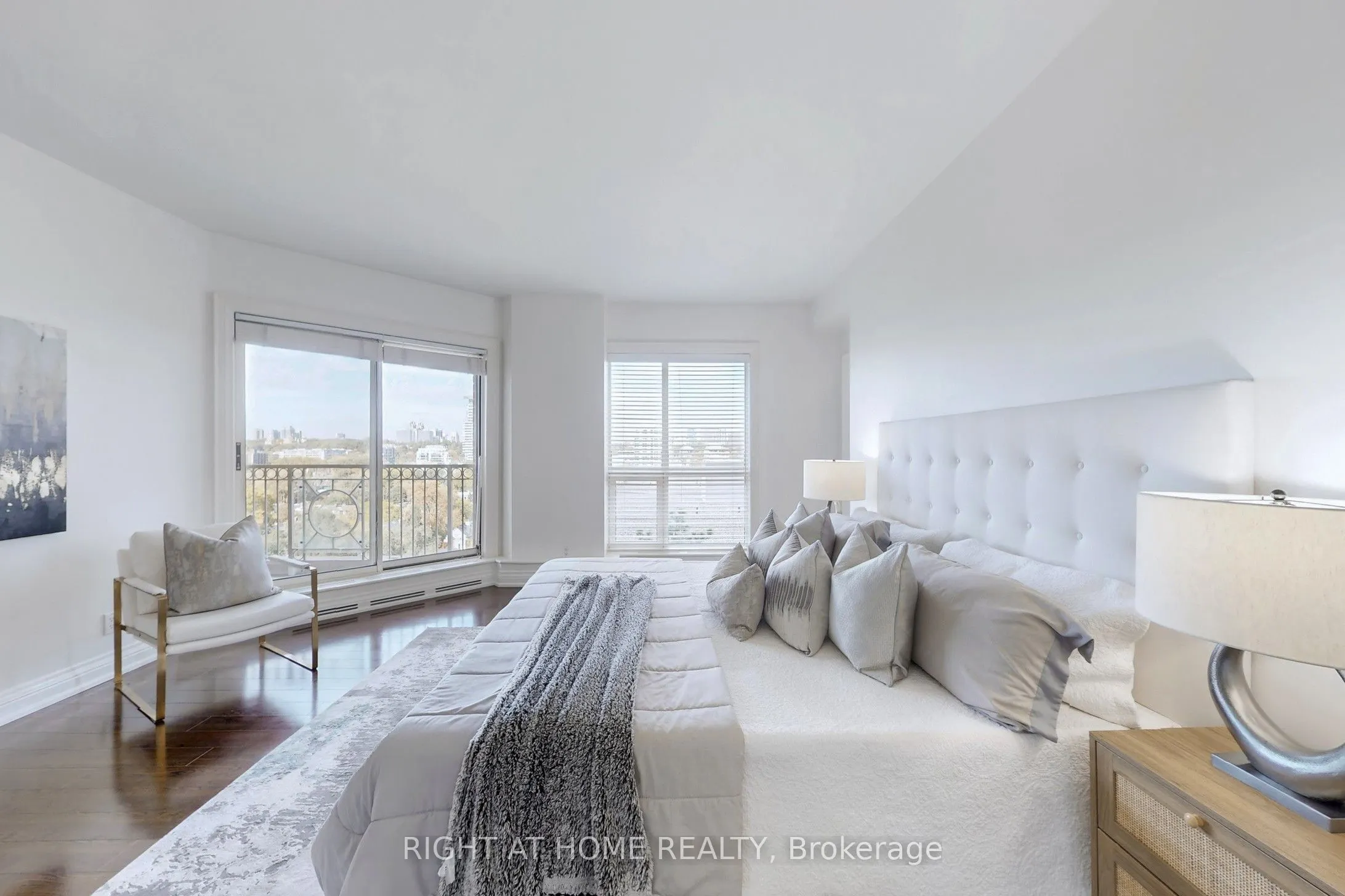 38 Avenue Road, #1201