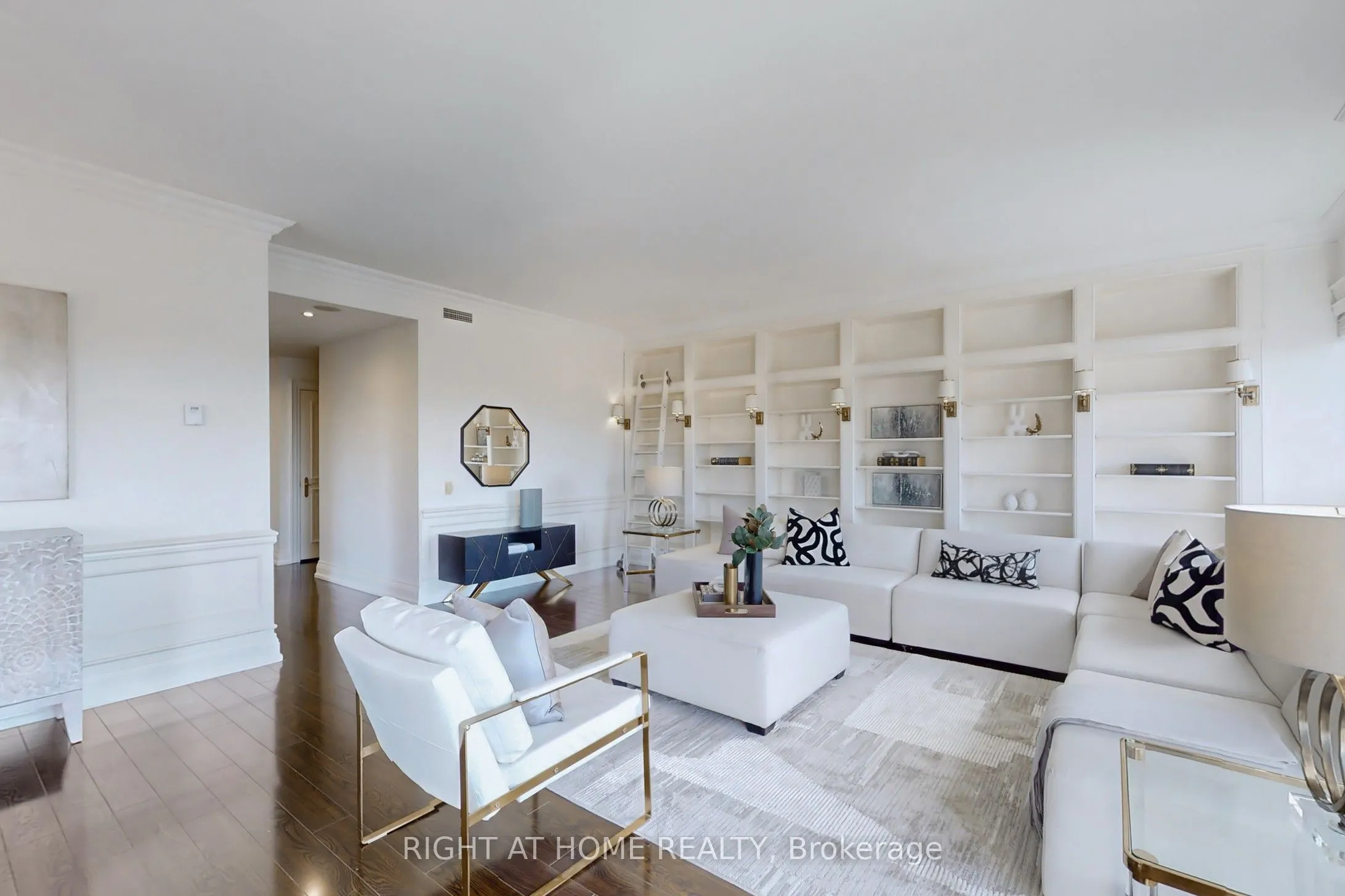 38 Avenue Road, #1201