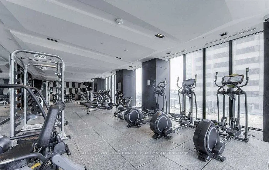 8 Eglinton Avenue E, #4211