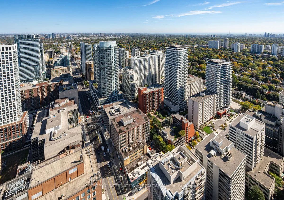 8 Eglinton Avenue E, #4211