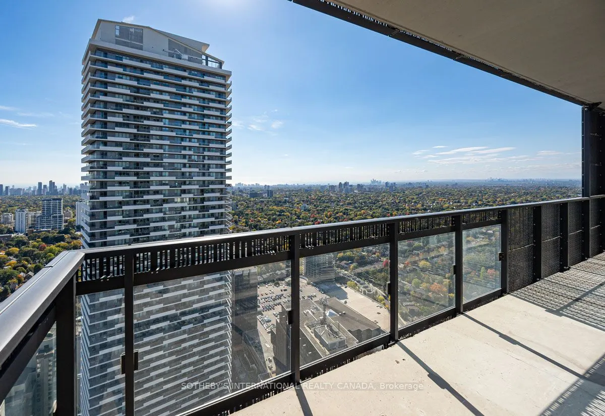 8 Eglinton Avenue E, #4211