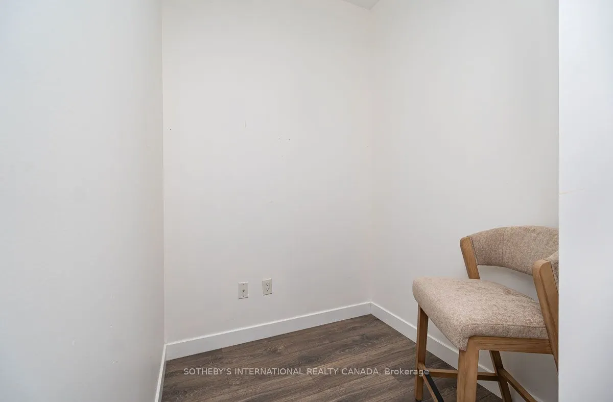 8 Eglinton Avenue E, #4211