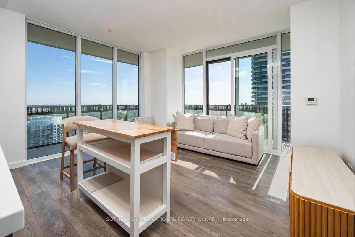 8 Eglinton Avenue E, #4211