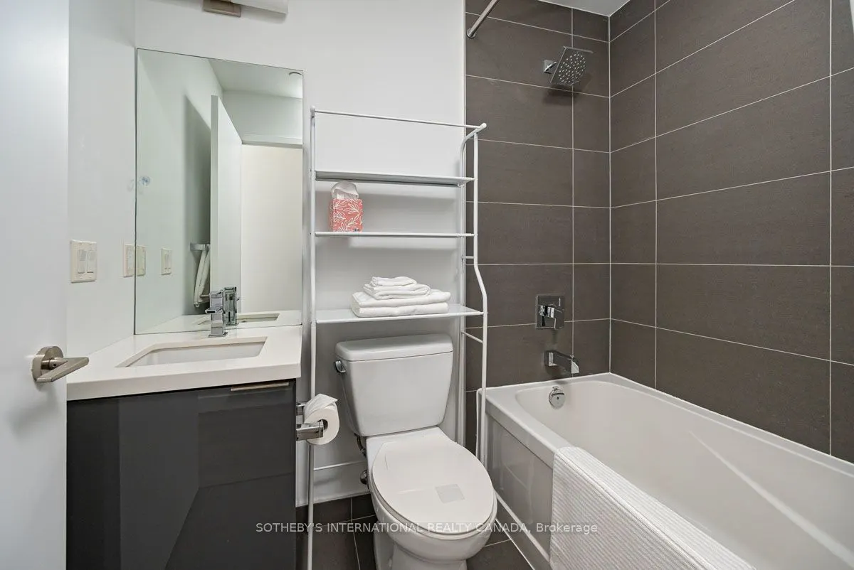 8 Eglinton Avenue E, #4211