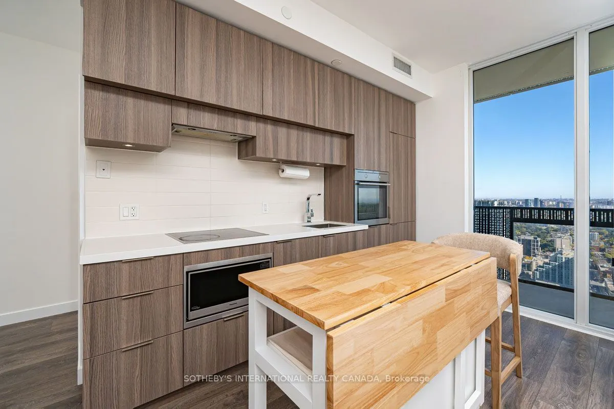 8 Eglinton Avenue E, #4211