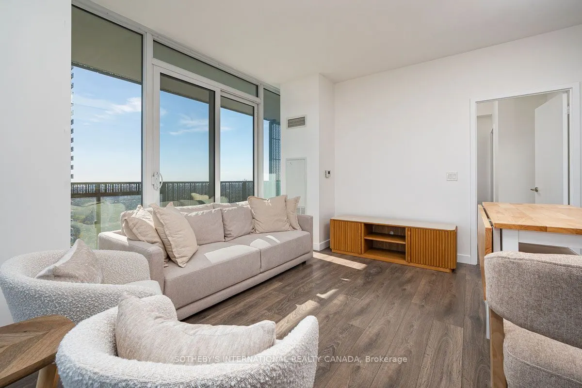 8 Eglinton Avenue E, #4211