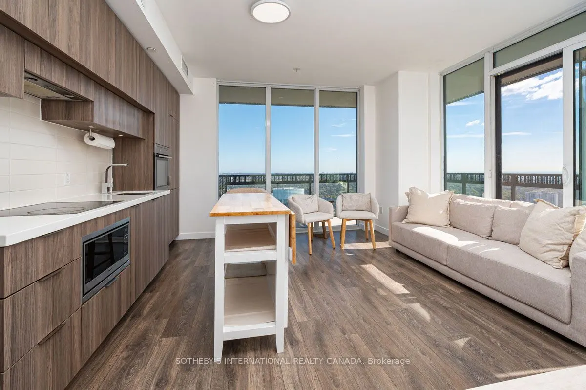 8 Eglinton Avenue E, #4211