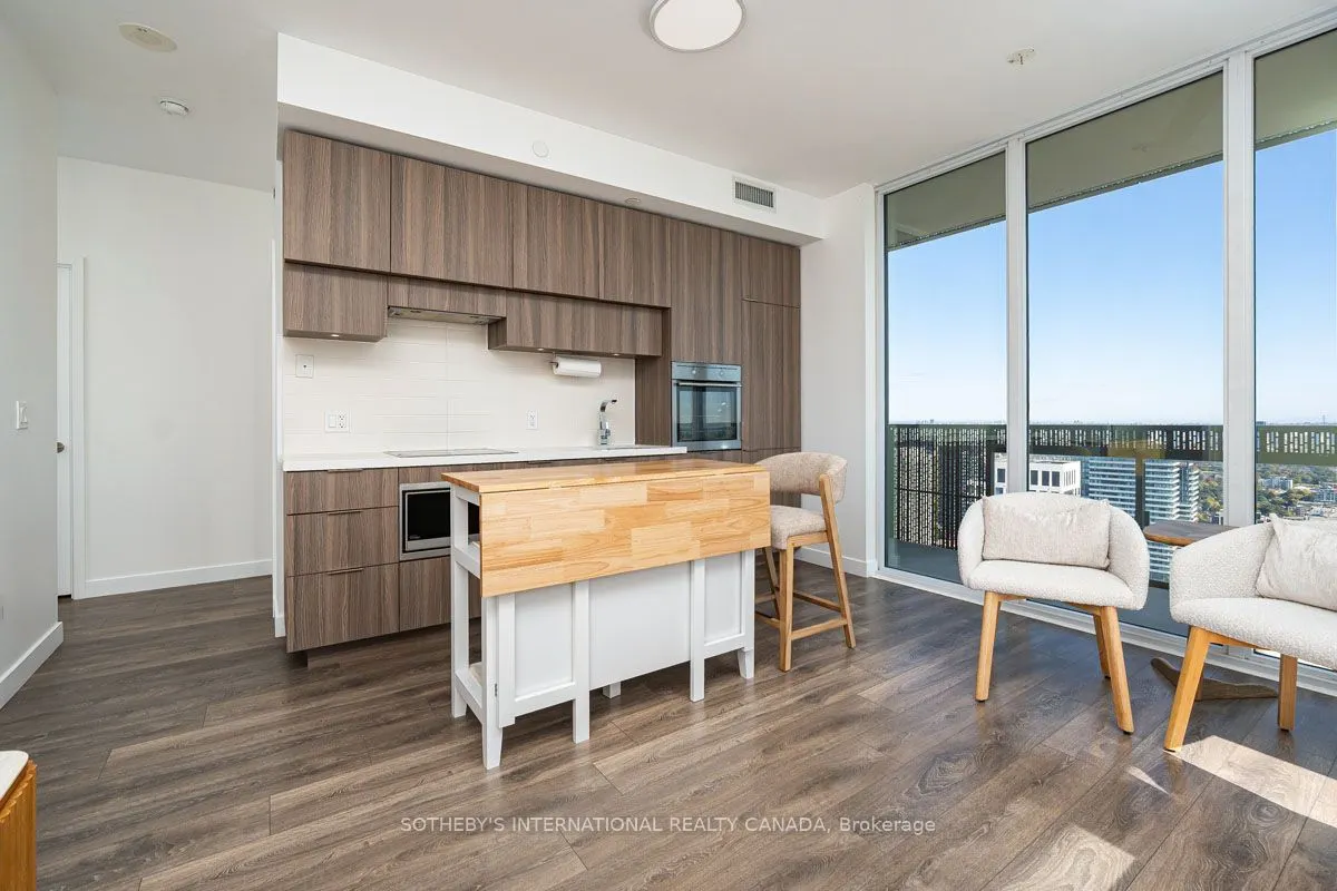 8 Eglinton Avenue E, #4211