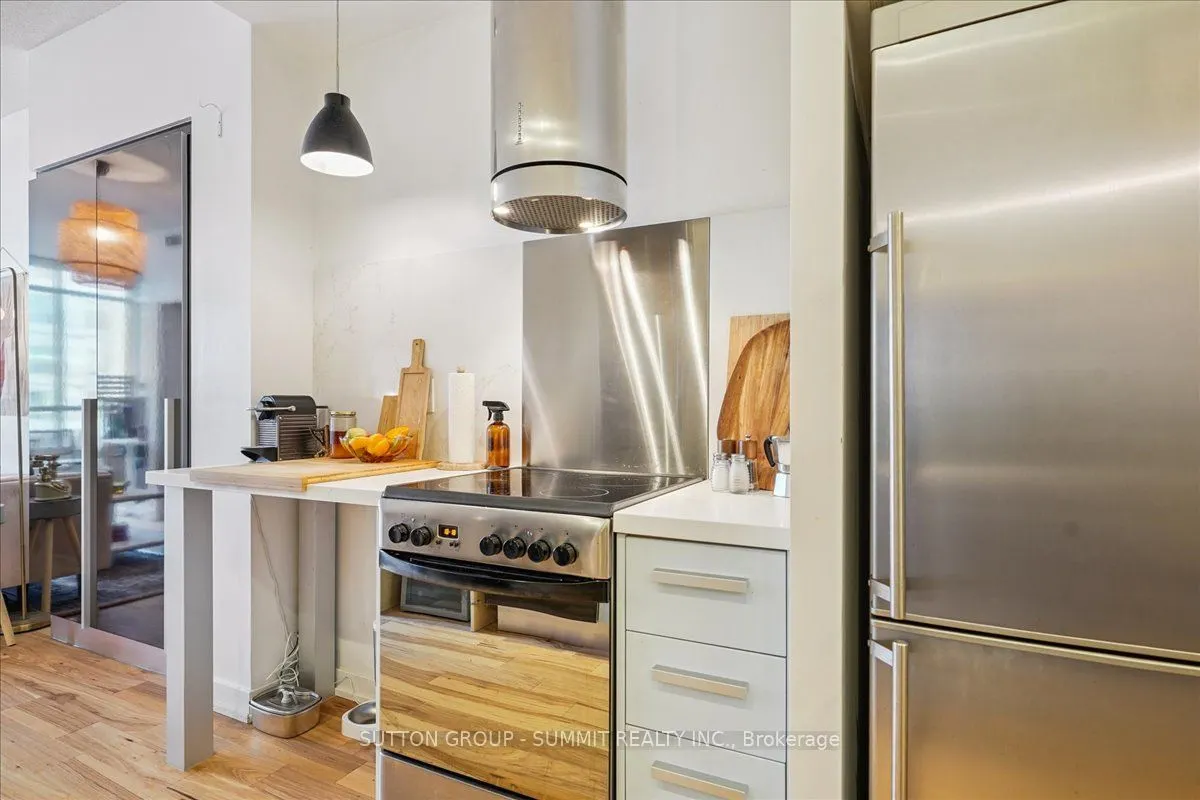 38 Dan Leckie Way, #515