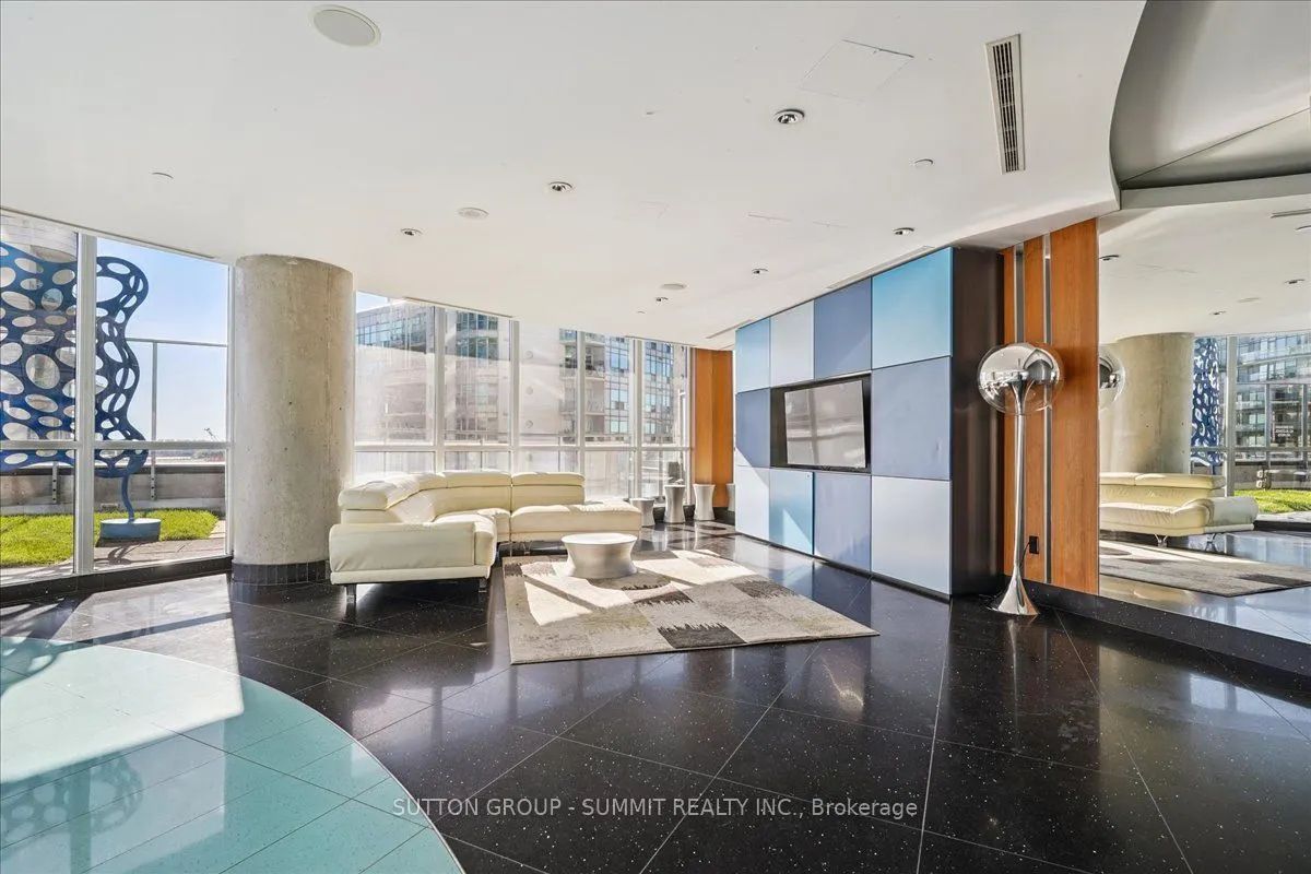 38 Dan Leckie Way, #515