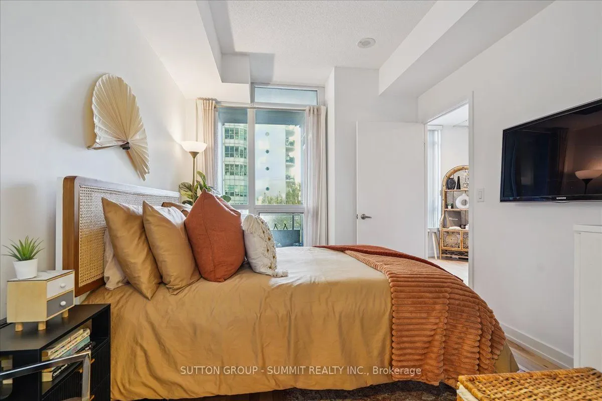 38 Dan Leckie Way, #515
