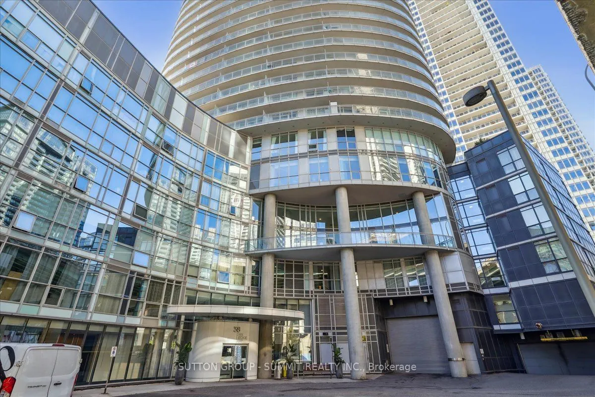 38 Dan Leckie Way, #515