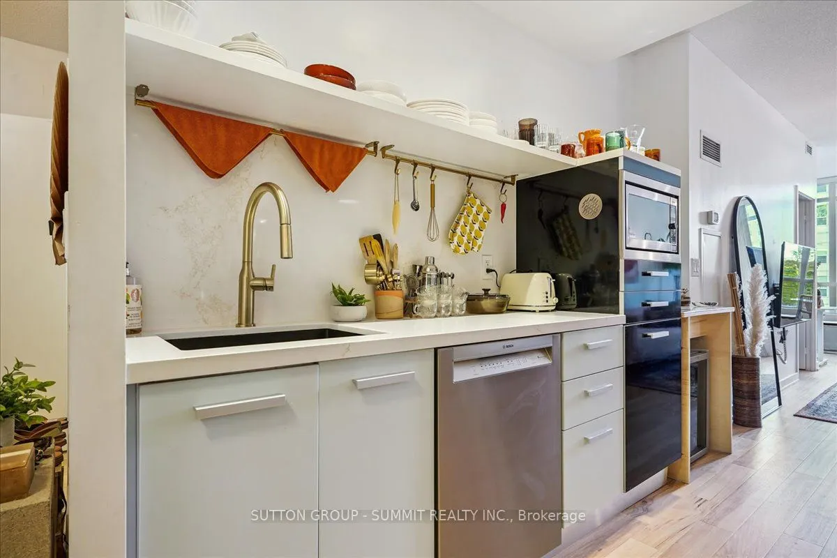 38 Dan Leckie Way, #515