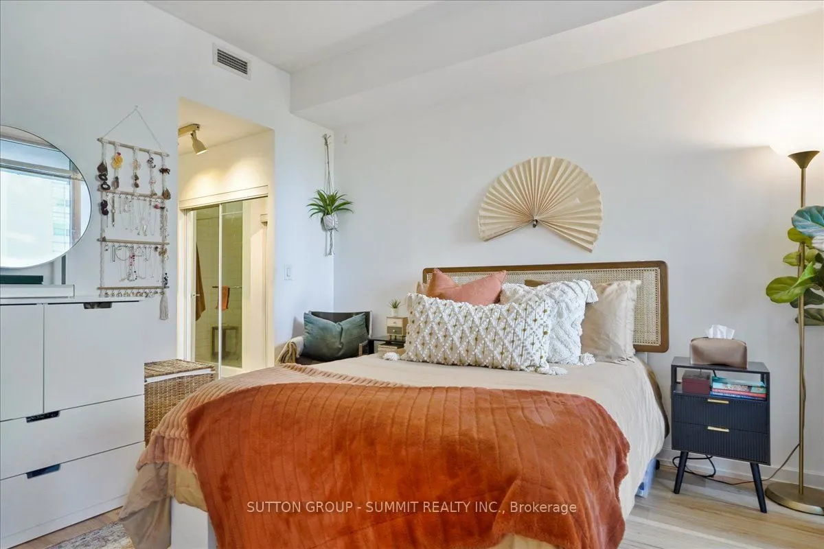 38 Dan Leckie Way, #515