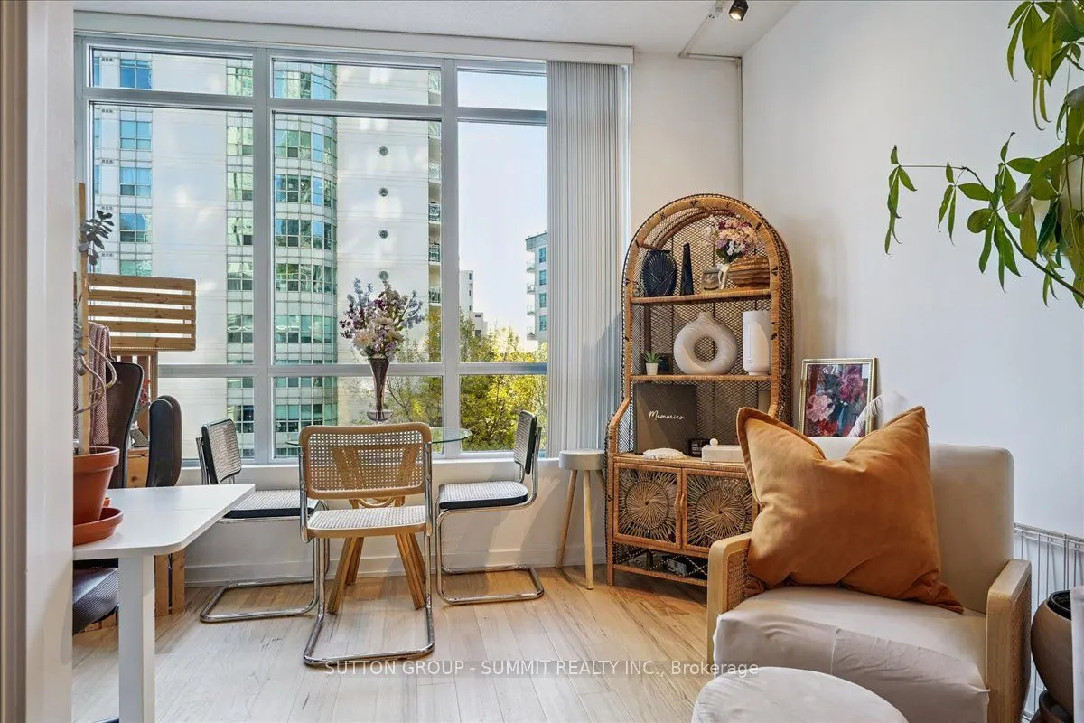38 Dan Leckie Way, #515