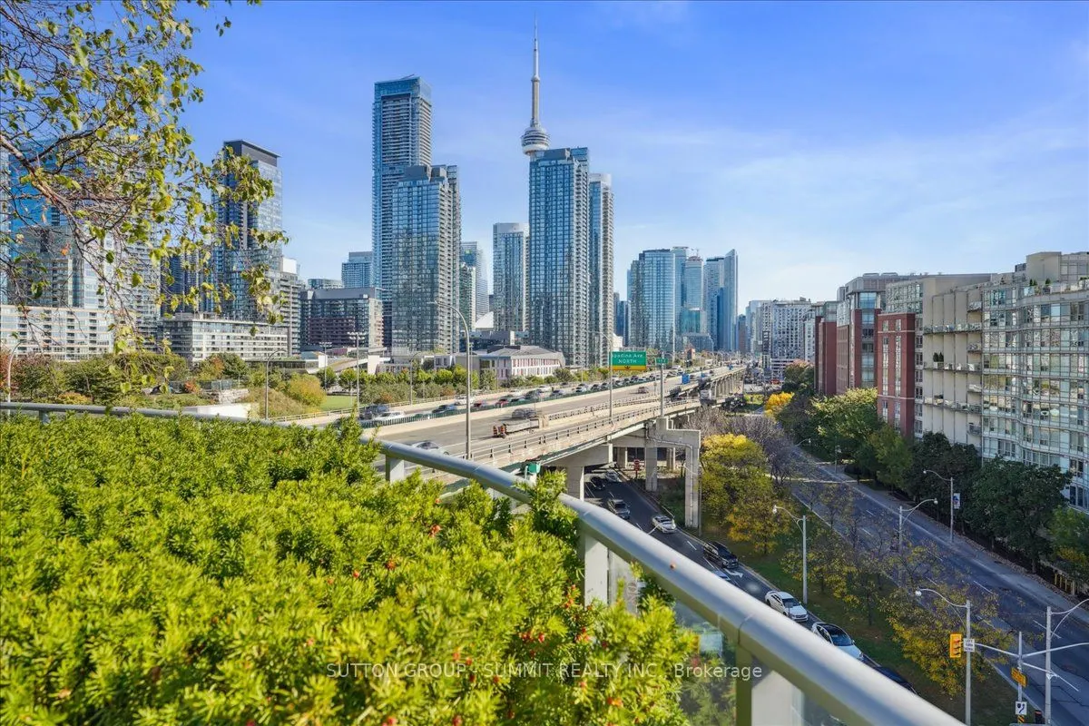 38 Dan Leckie Way, #515