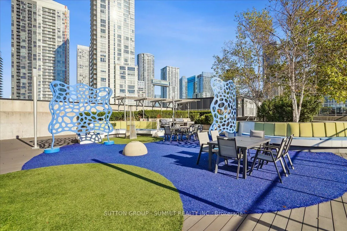 38 Dan Leckie Way, #515