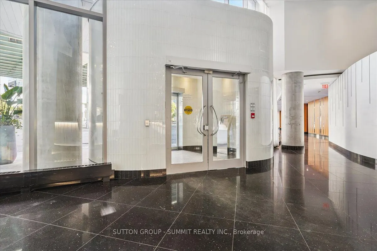 38 Dan Leckie Way, #515