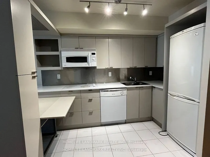 111 Elizabeth Street, #751