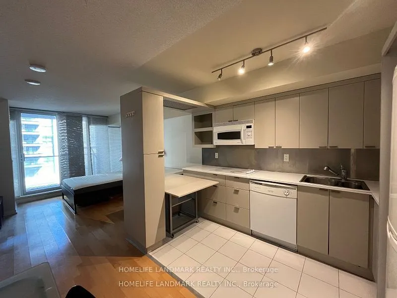 111 Elizabeth Street, #751