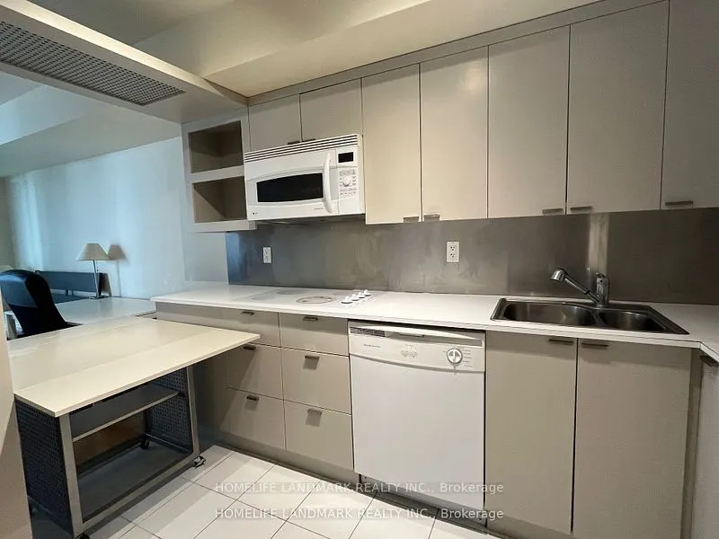 111 Elizabeth Street, #751