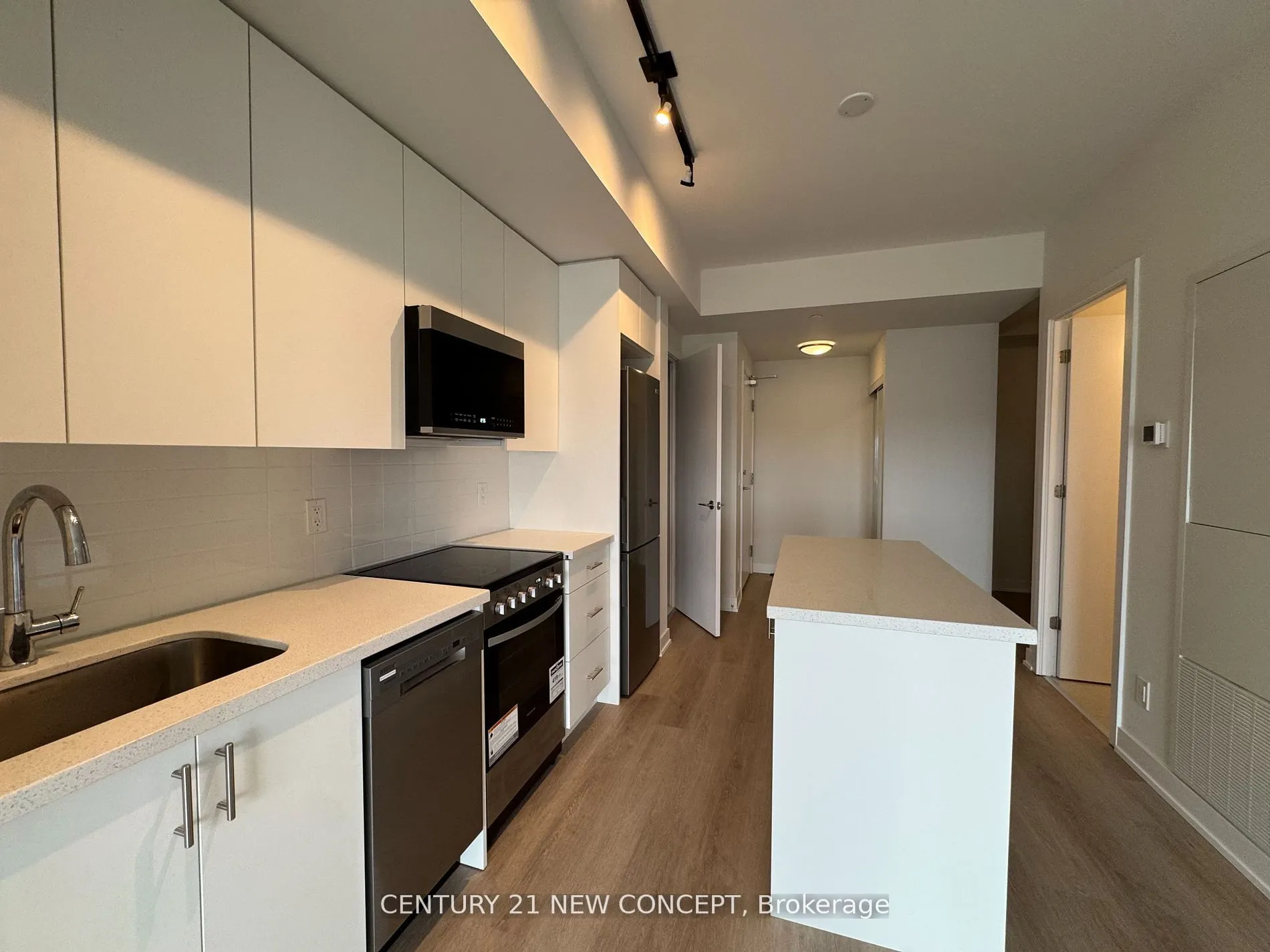 15 ELLERSLIE Avenue, #2107
