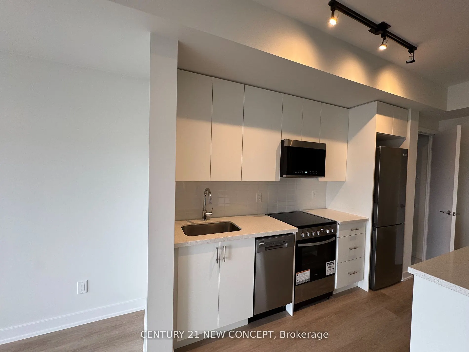15 ELLERSLIE Avenue, #2107