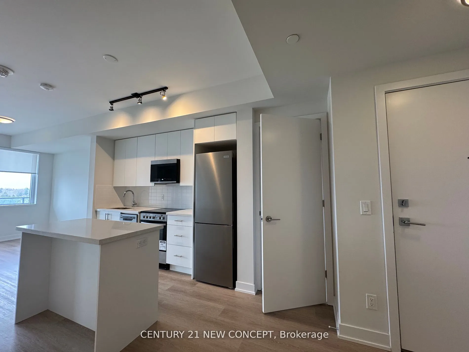 15 ELLERSLIE Avenue, #2107