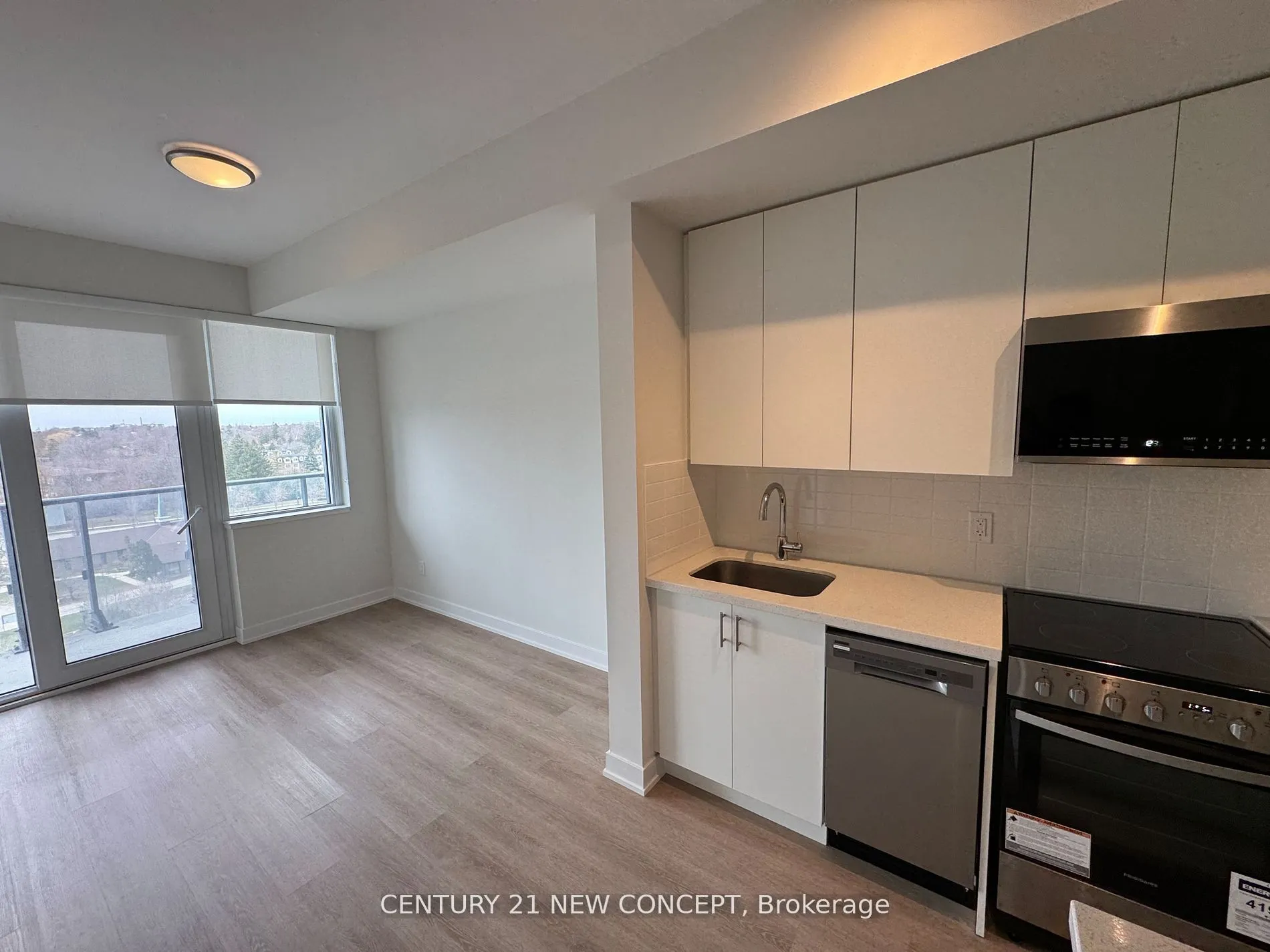 15 ELLERSLIE Avenue, #2107