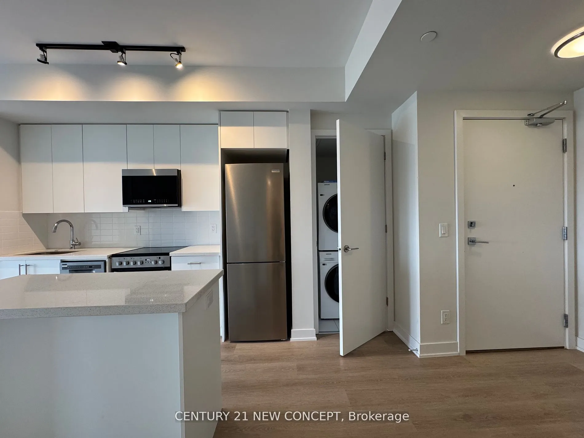15 ELLERSLIE Avenue, #2107