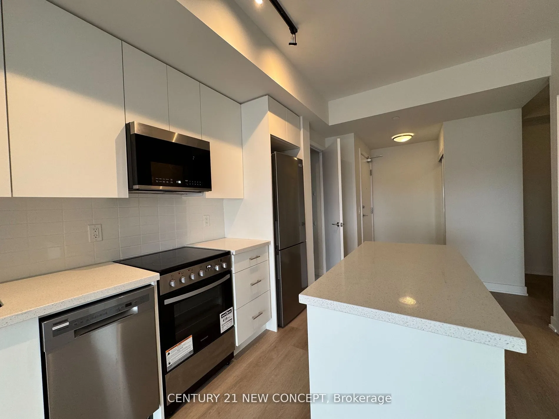 15 ELLERSLIE Avenue, #2107