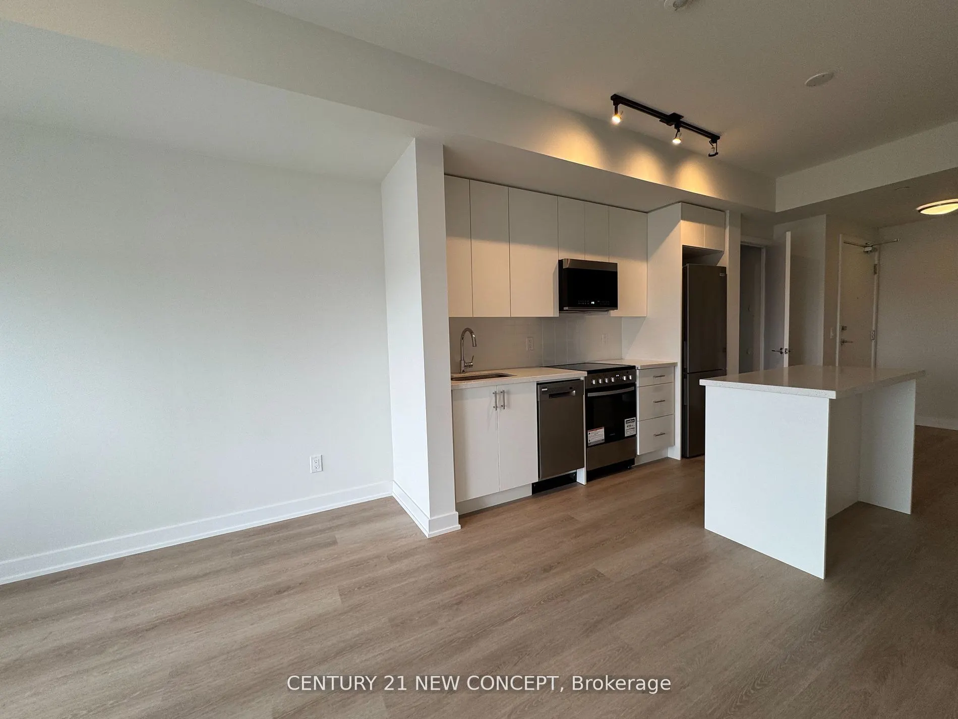 15 ELLERSLIE Avenue, #2107